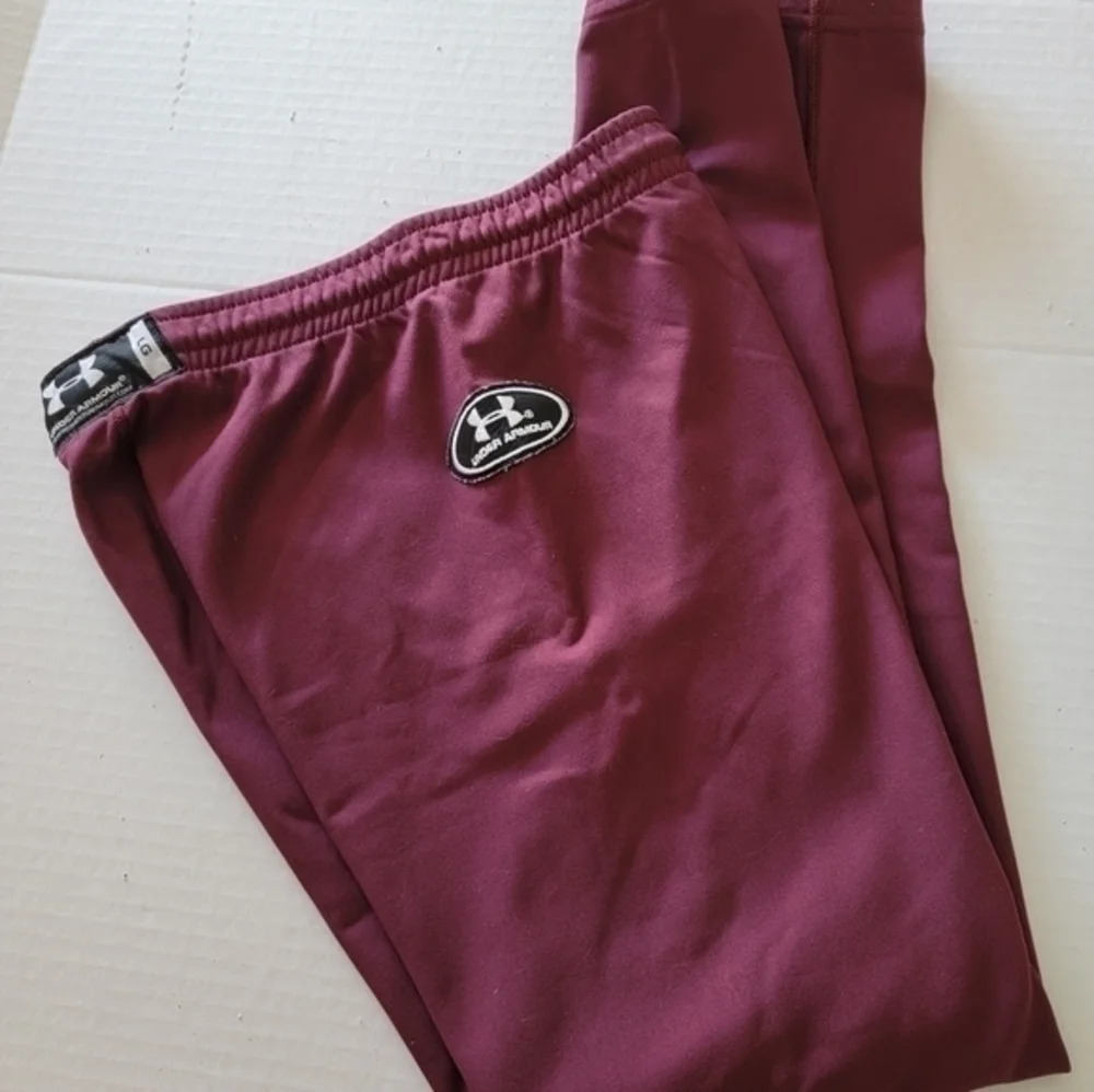 YOUTH UNDER ARMOUR SPORTS PANTS (sz lg)